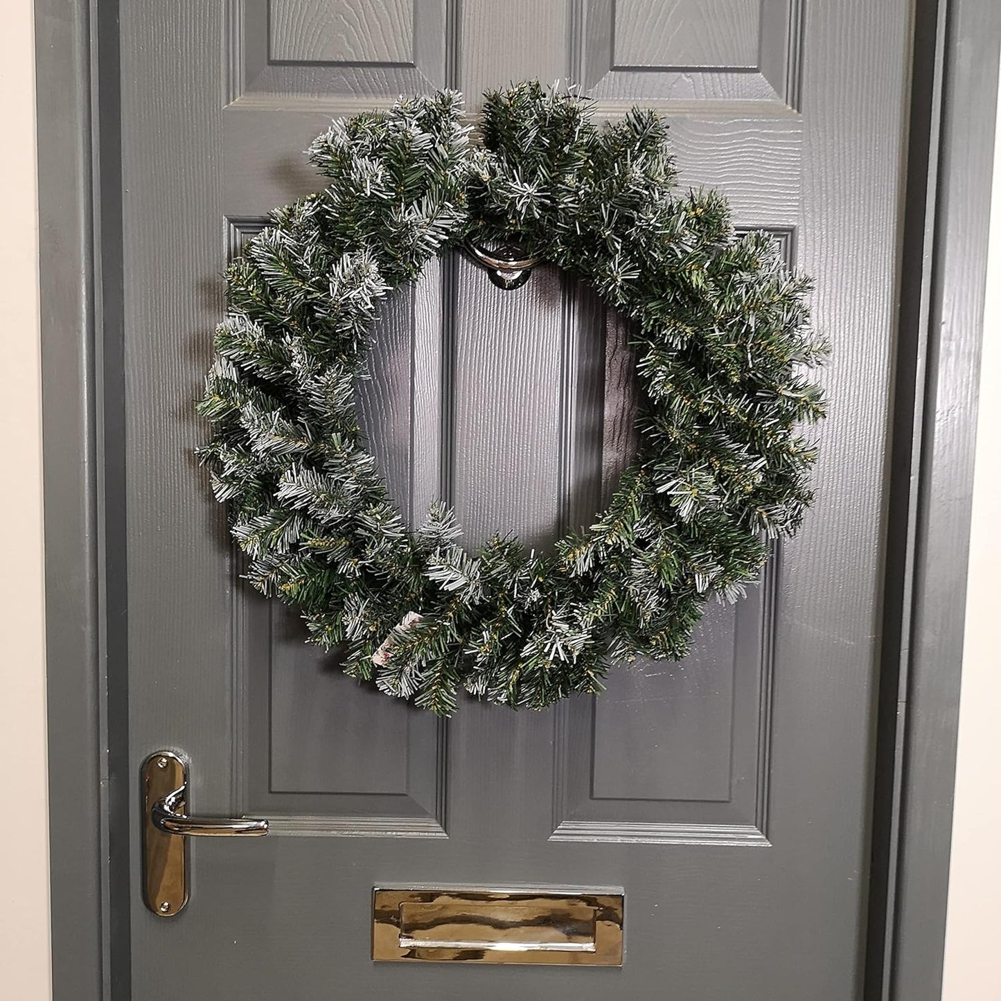 24" PVC Christmas Wreath With 160 Tips & Snow Effect