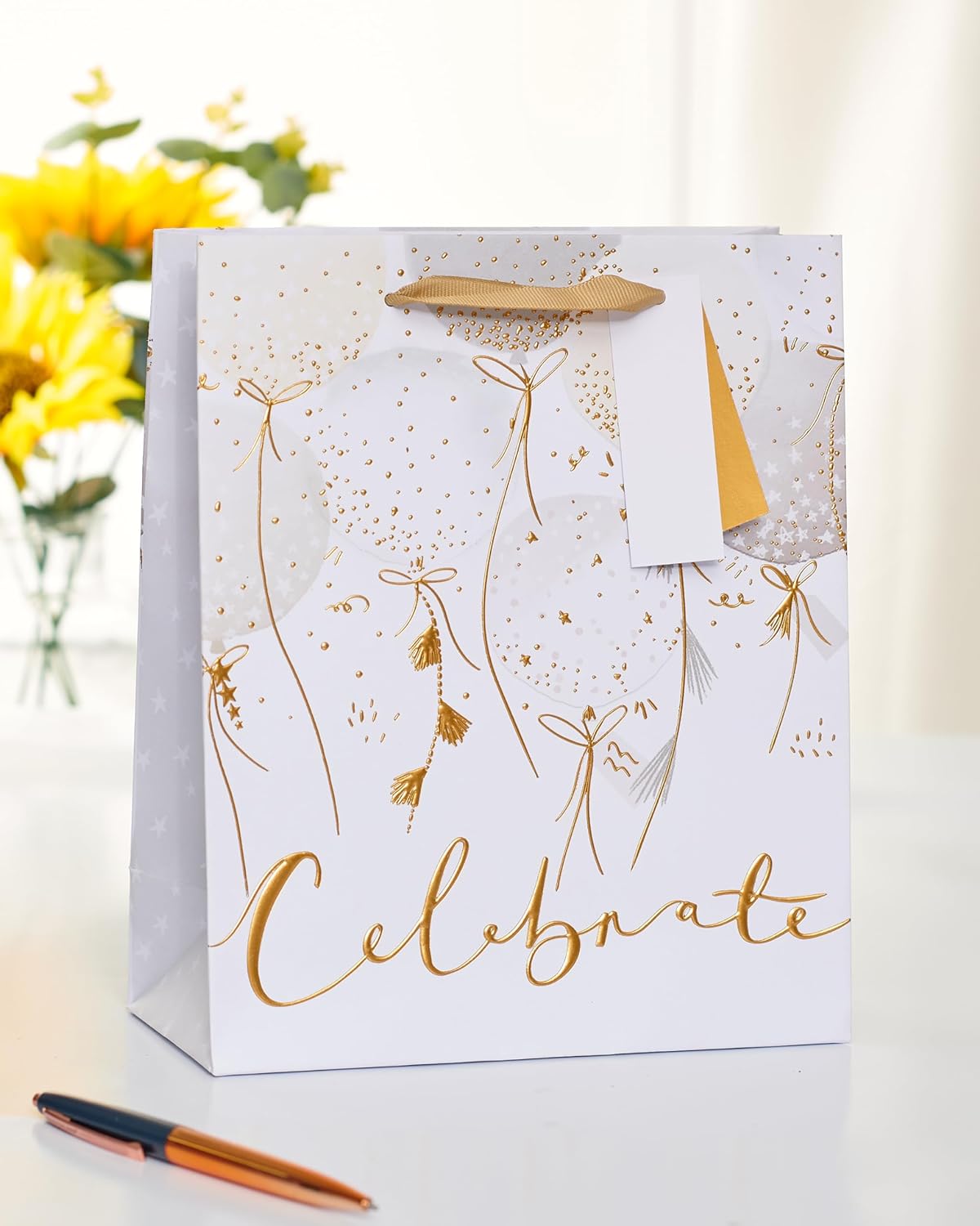 Balloons Design Medium Gift Bag Birthday, Wedding, Congratulations. Anniversary for Any Occasion