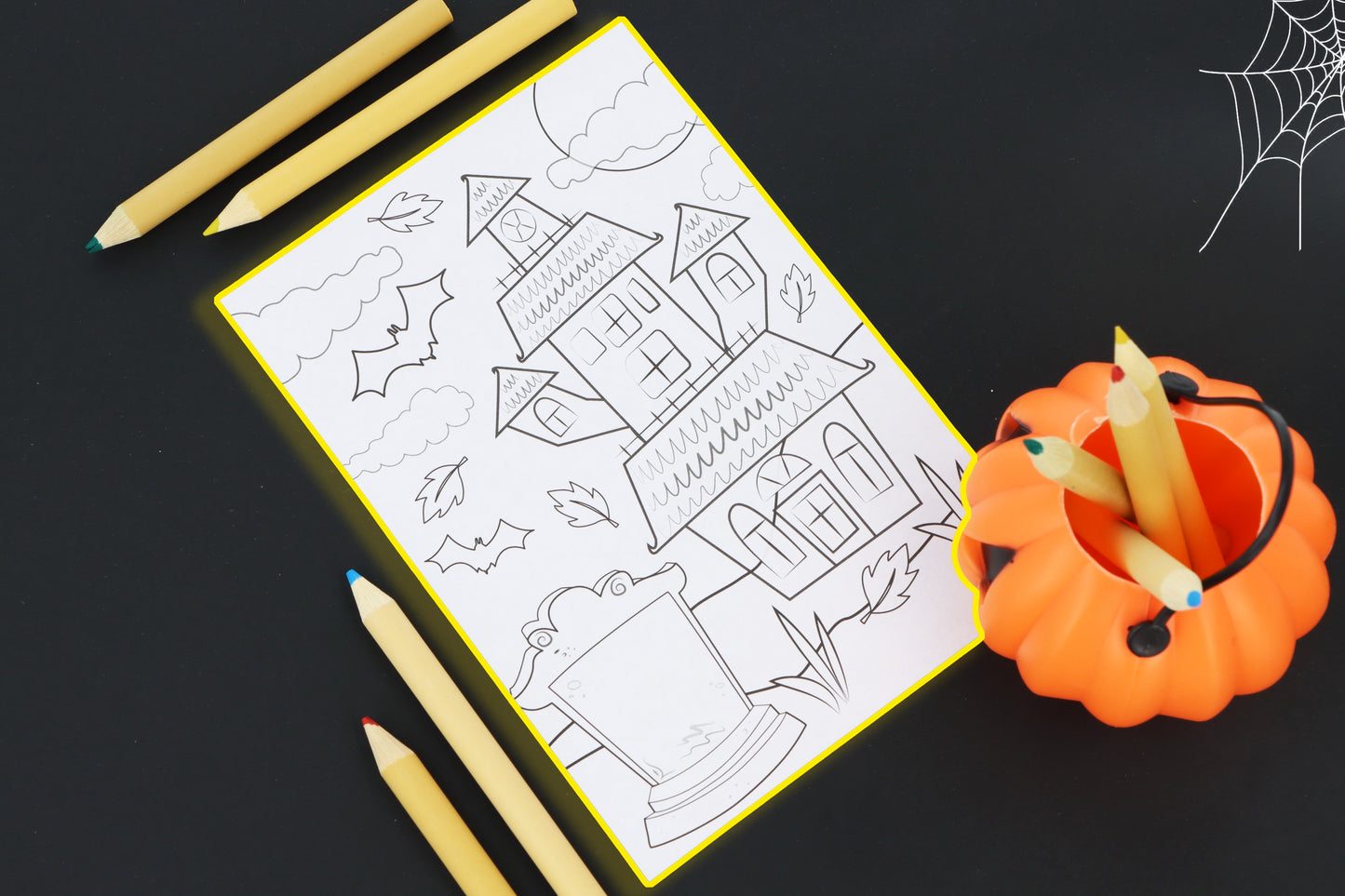 Eco-Friendly Mini Halloween Colouring Set (14cm x 10cm)