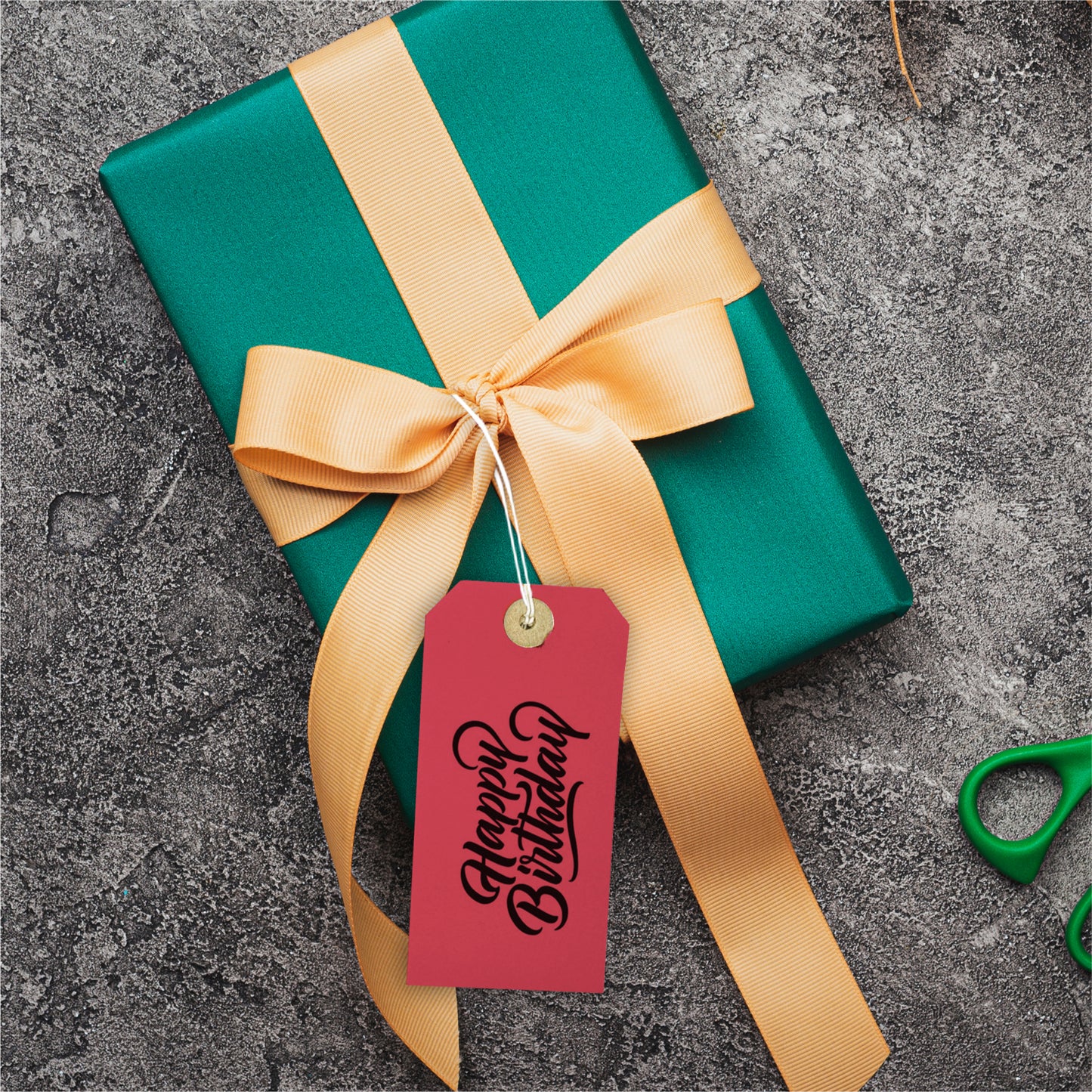 Pack of 250 Green Strung Tags 120mm x 60mm