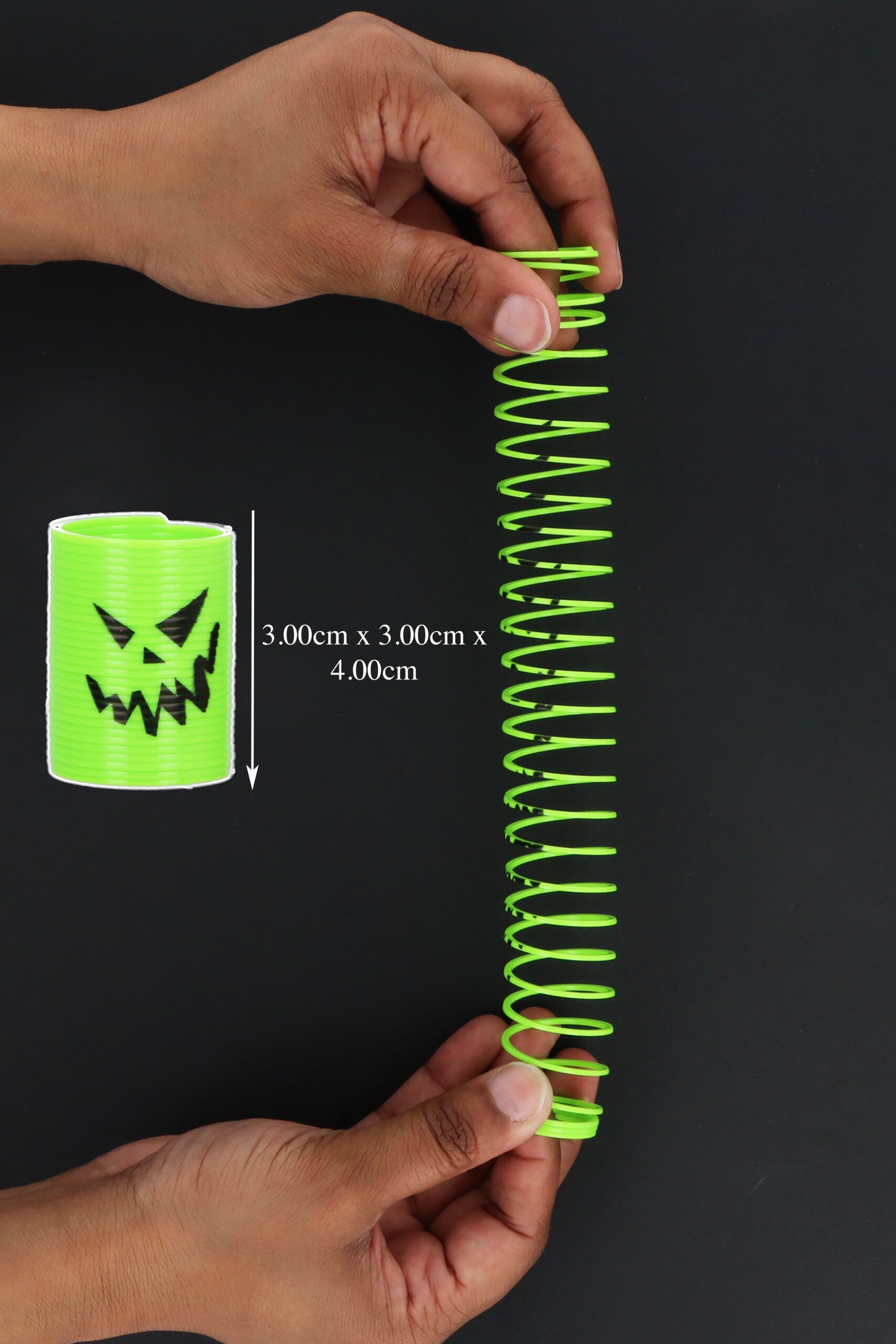 Pack of 24 Single Halloween Springs 3cm