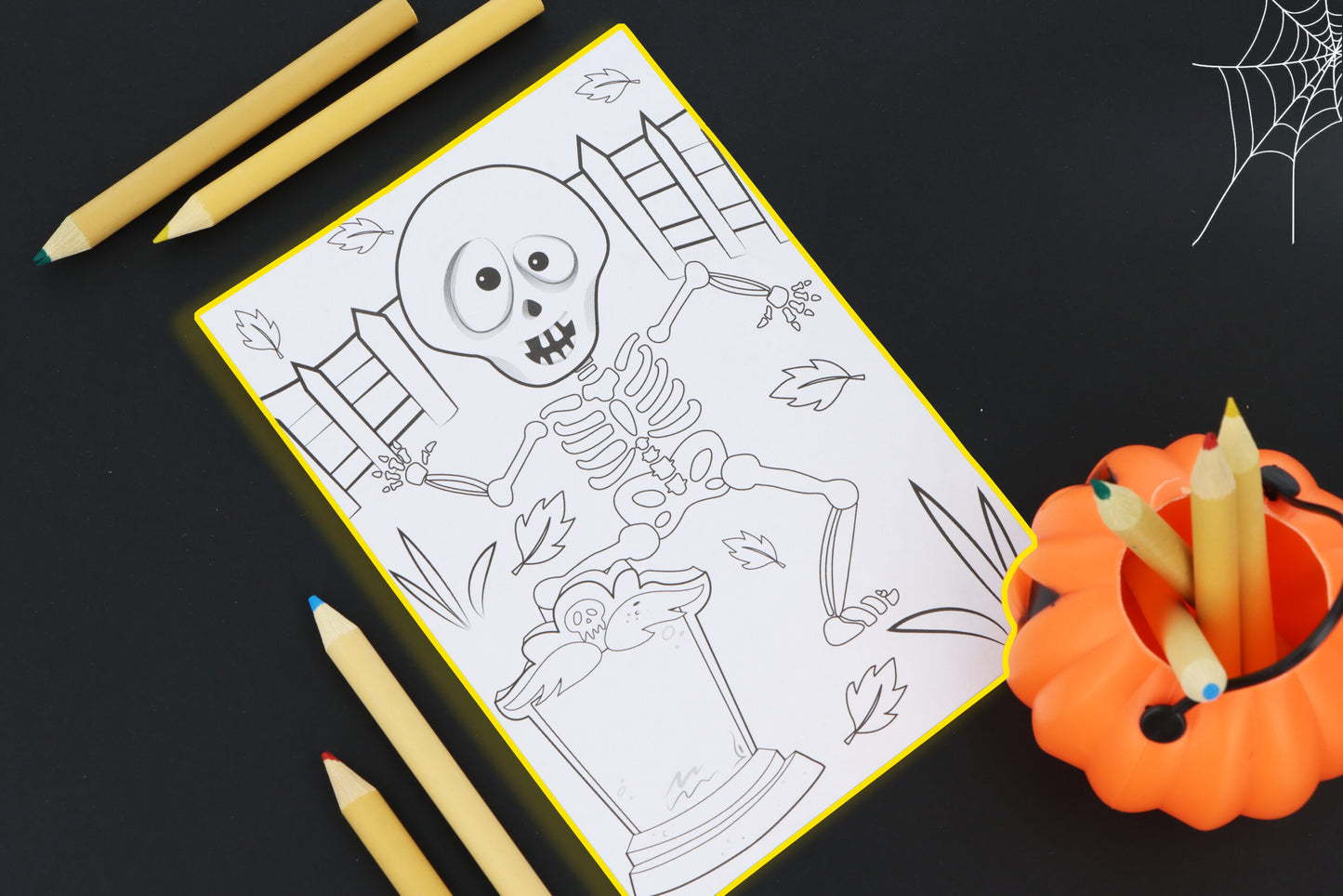 Eco-Friendly Mini Halloween Colouring Set (14cm x 10cm)