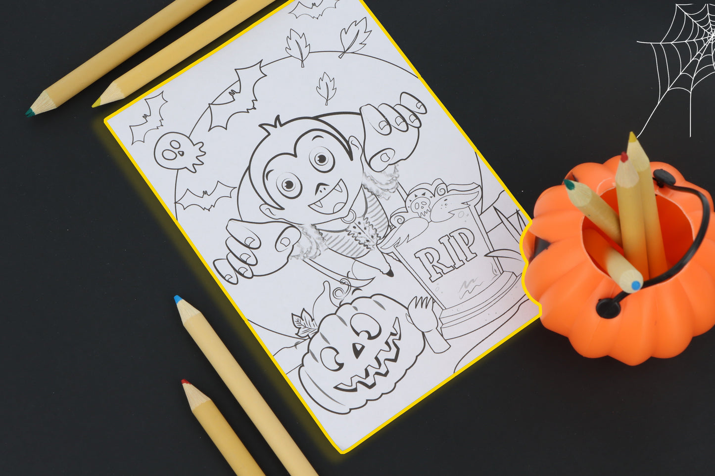 Eco-Friendly Mini Halloween Colouring Set (14cm x 10cm)