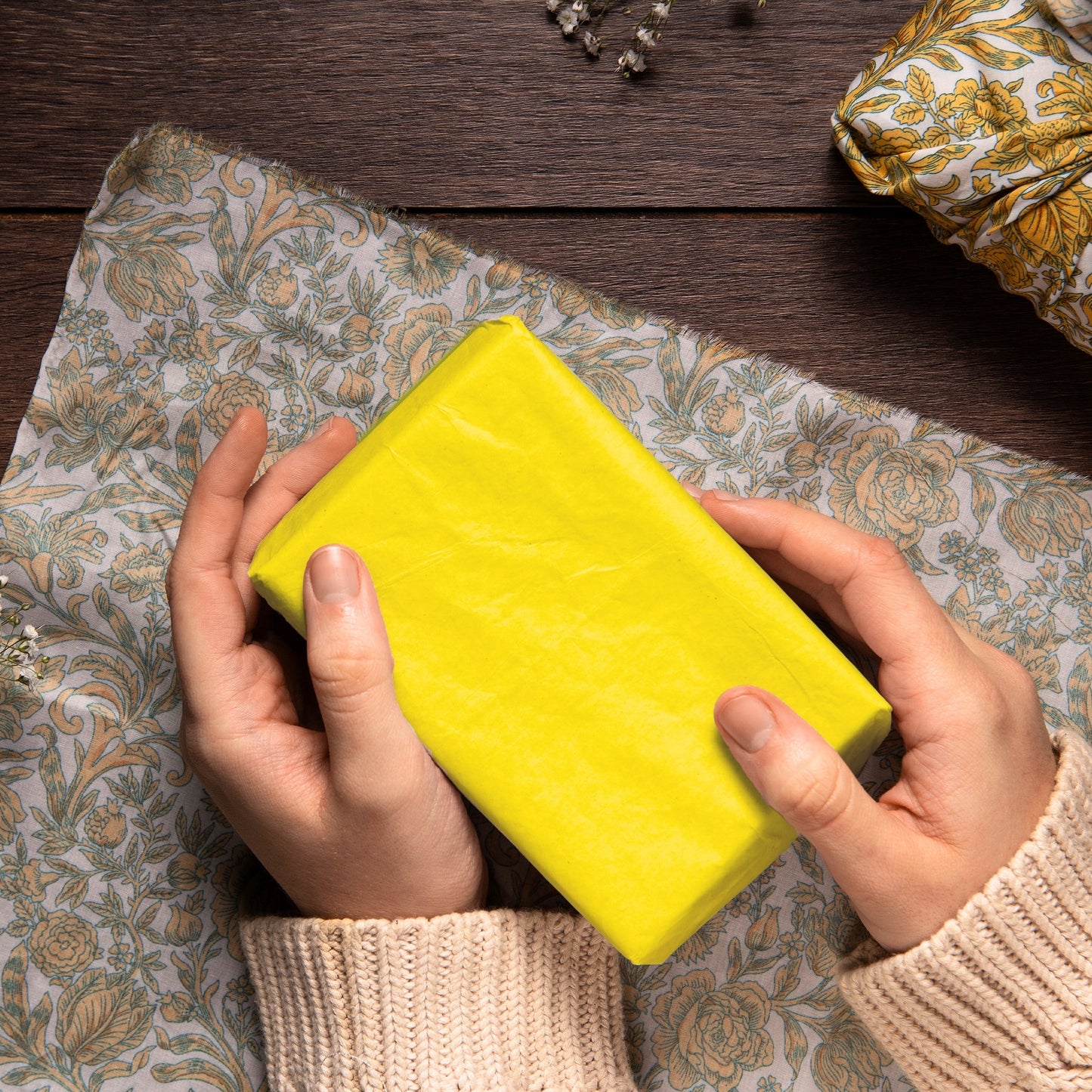 Pack of 800 Yellow Acid Free 50 x 70cm Tissue Paper Sheets