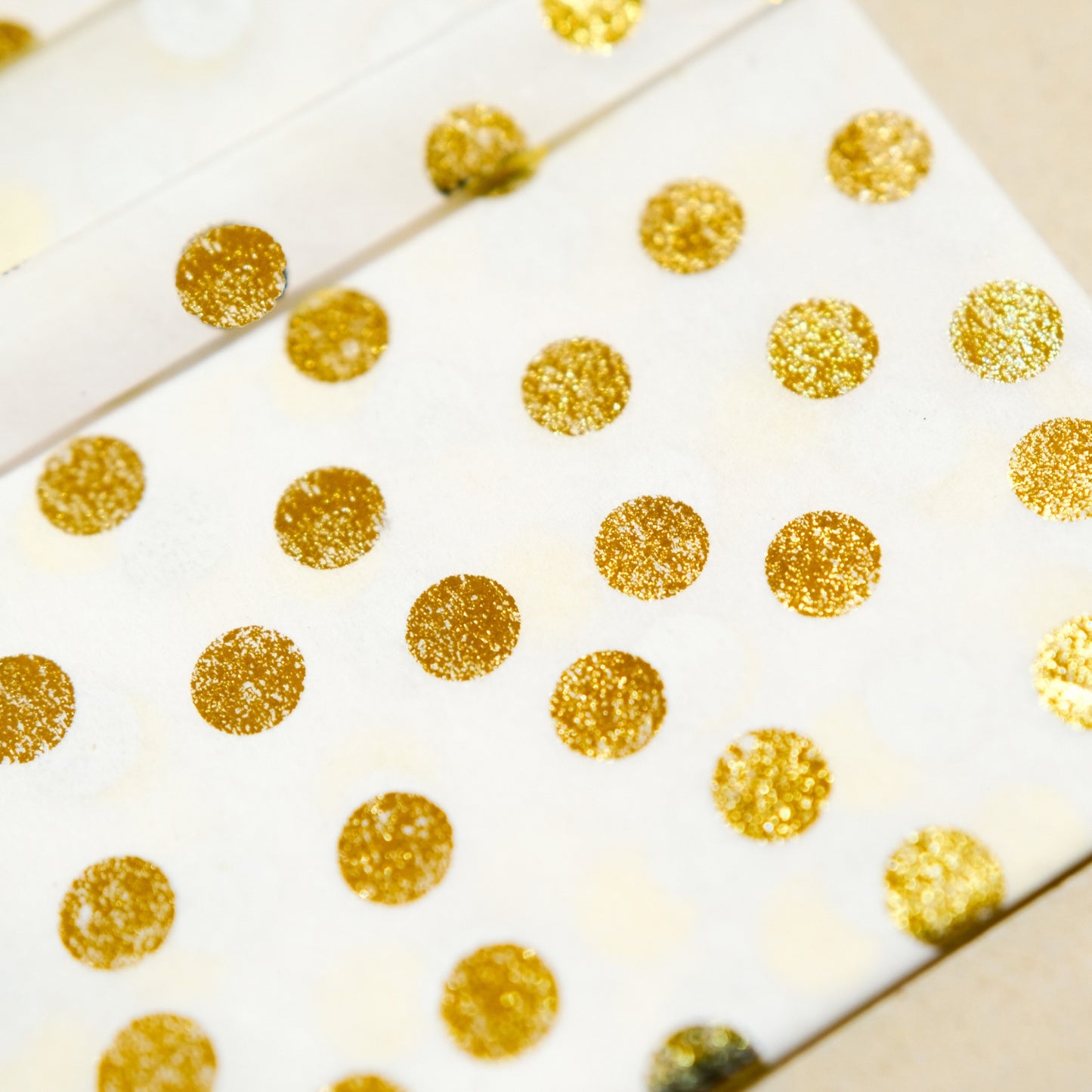 20 x Pack of 10 Polka Dots Luxury Gold Metallic Plastic-Free 18gsm Tissue Paper Sheets 50x70cm - Patterned Tissue Paper for Xmas, New Year, Party, Wedding, Birthday Packing Present Gift Box DIY Art Crafts
