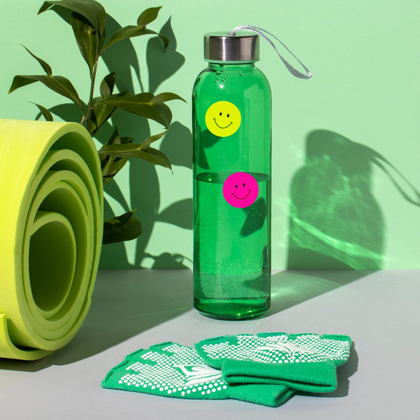 Pack of 5040 Pink Smile Faces 24mm Self-Adhesive Labels