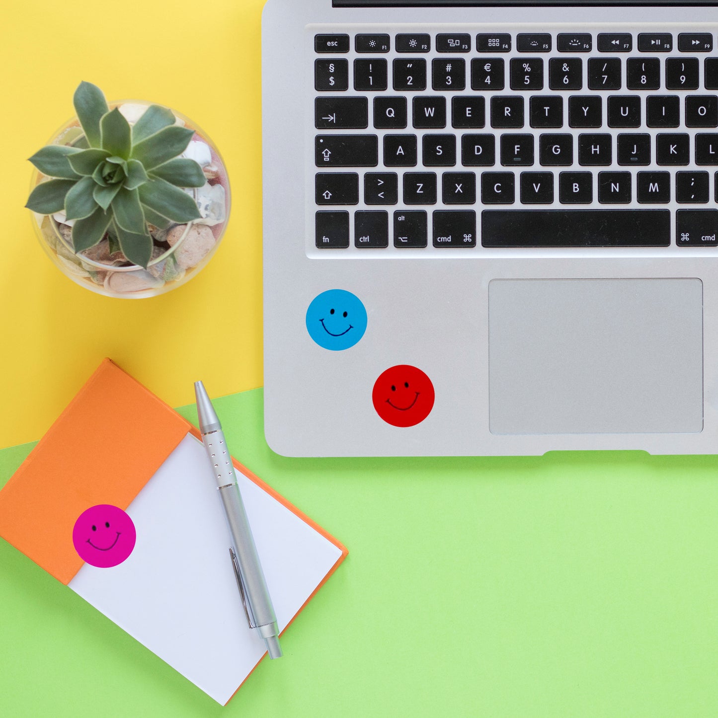 Pack of 2520 Red Smile Face 24mm Self-Adhesive Labels