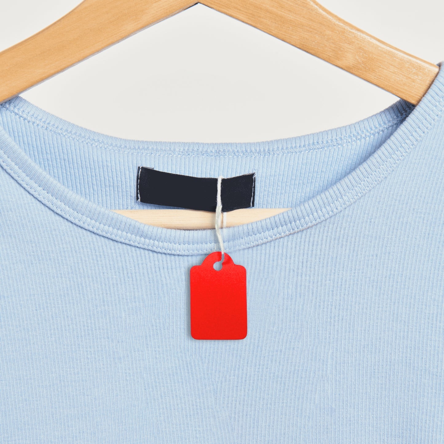 Pack of 200 Small White Strung Tags 13 x 20mm