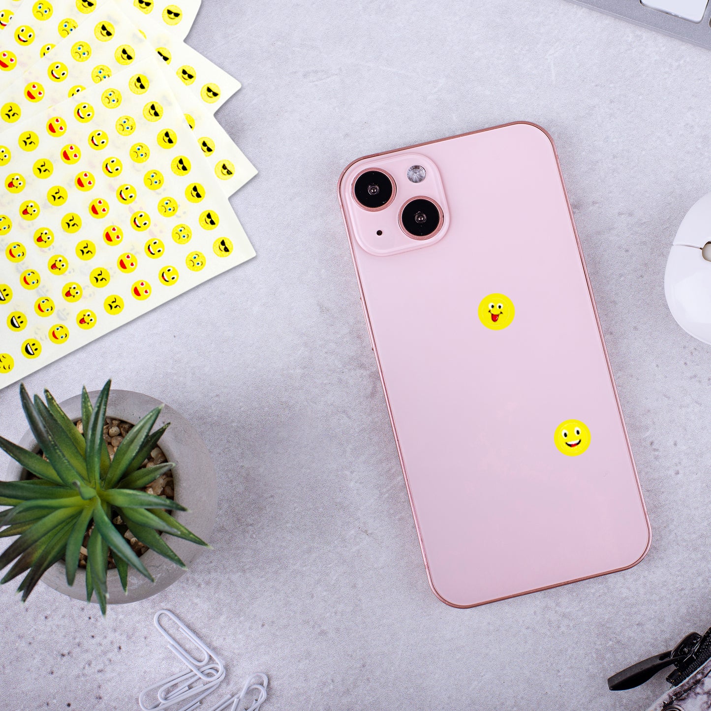 Pack of 1890 Smile Face 8mm Self Adhesive Labels