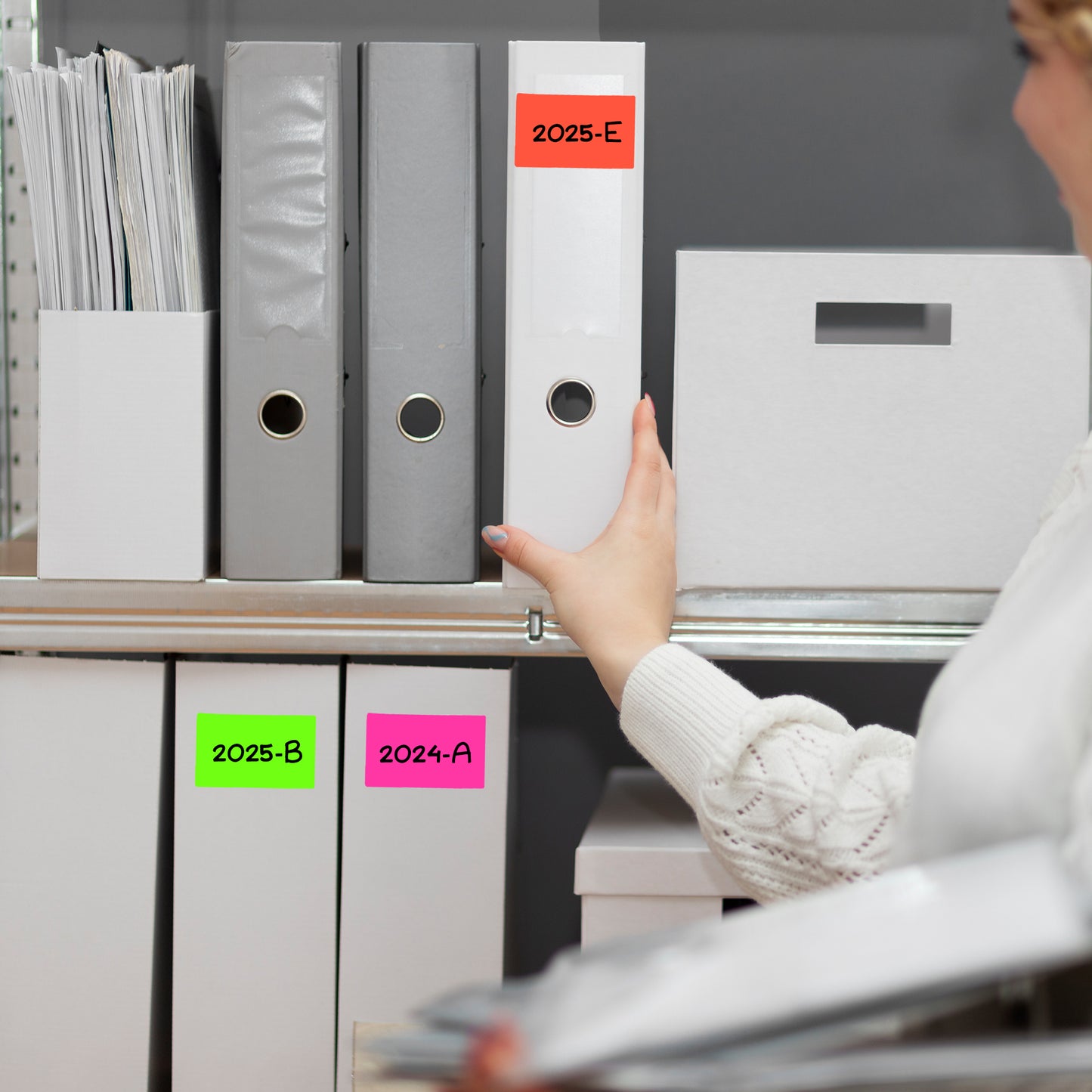 Pack of 48 Fluorescent Red 50x80mm Rectangular Labels